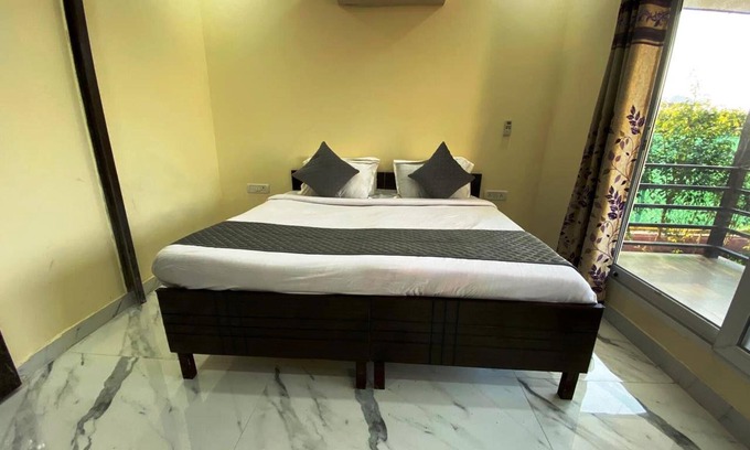 Noida Other | GoBravo 72- 3BHK Farm with Pool & Garden Sec150 Noidan