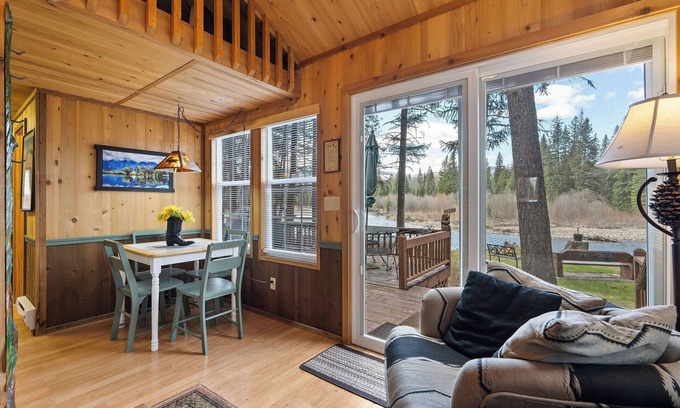 Bigfork Cabin | Gods County Cottage on Swan River