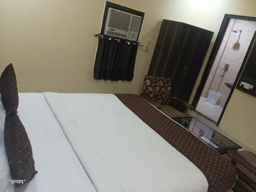Mahipalpur Hotel | Gogi