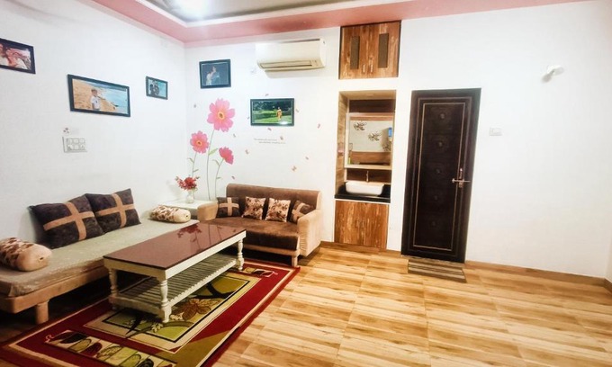 Udaipur Apartment | Gokul Niwas Home Stay