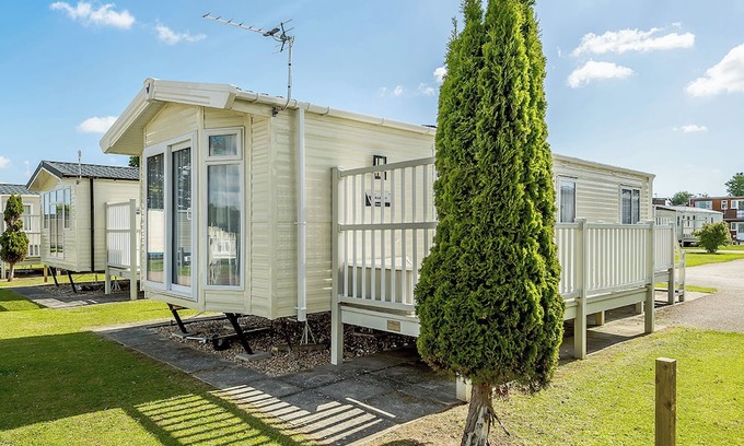 Skegness House | Gold 8 Caravan (Pet)