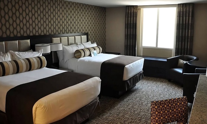 Downtown Las Vegas Hotel | Gold Tower Premier Doubles at Golden Nugget Las Vegas, Pools, Nightlife!