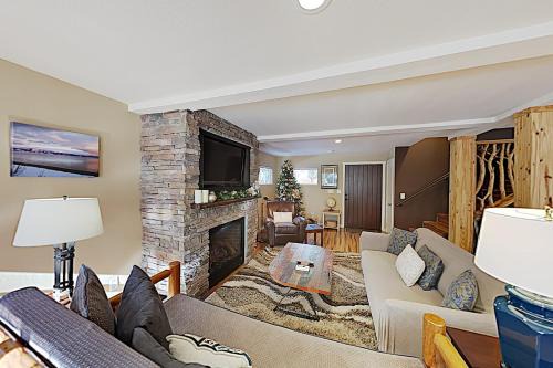 Kings Beach House | Golden Adventures