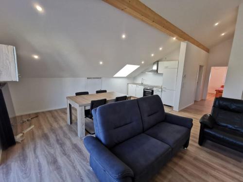 Ehingen Apartment | Golden Nest