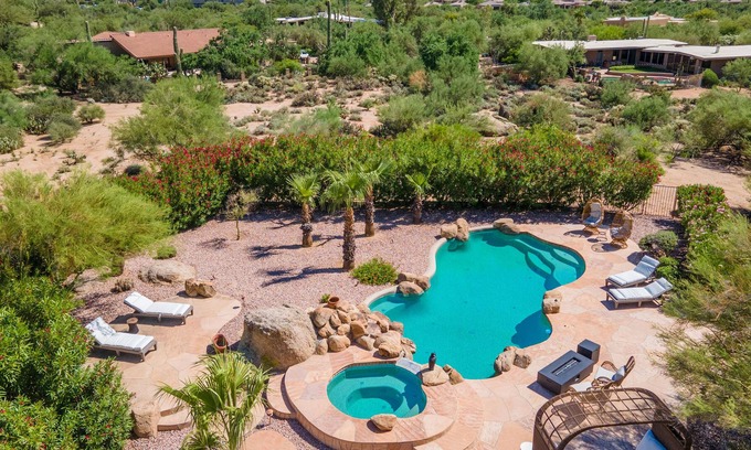 Carefree Villa | Golden Oasis by AvantStay | Sleeps 18, Luxe Desert Design
