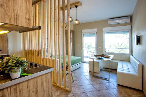 Paralia Ofryniou Apartment | Golden Suites