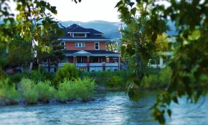 Heart of Missoula Hotel | Goldsmith's Riverfront Inn