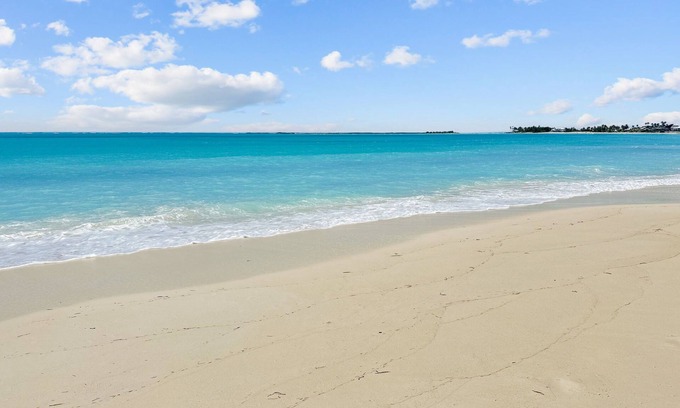 Treasure Cay Villa | Golf Cart Included, Bimini Villa, Treasure Cay, Bahamas, 100 yards from beach