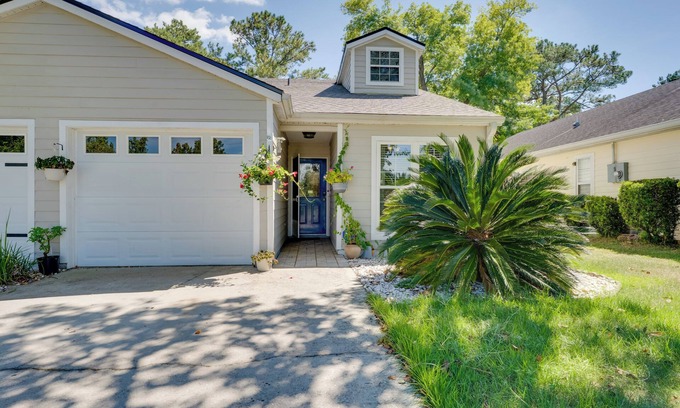 Alachua House | Golf Course Community Home Near Springs & Swimming