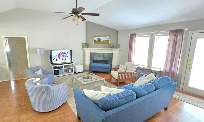 Timber Ridge House | Golf, Kyle Field, Sorority Row, Restrnts/Retail; 1.5 mile to campus; GUEST FAV