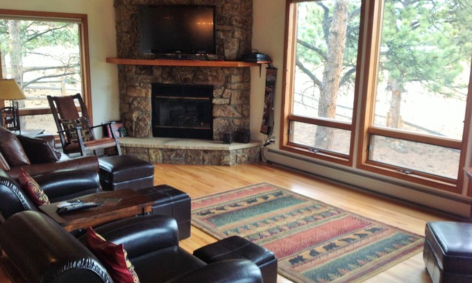 Estes Park House | Golf - Mountains - Luxury Accommodations - All at Once