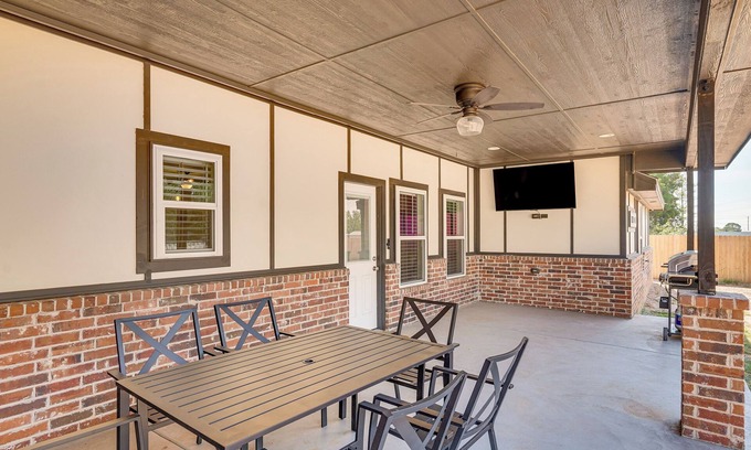 Midland House | Golf, Shop & Explore: Home 5 Mi to Dtwn Midland!