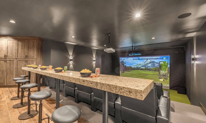 Island Park Cabin | Golf/Sport Simulator & Sauna. 8-bedroom cabin in Island Park with WiFi, AC.