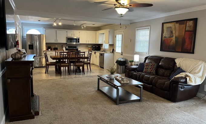 High Point House | Golf-Tennis- Fishing @ The Lake House Retreat