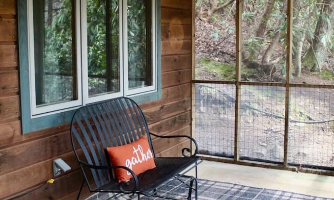 Gatlinburg - Pigeon Forge Cabin | Golfer's Dream! Golf & Swim!