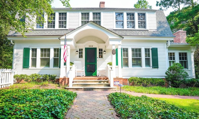 Old Town House | Golfers Getaway in the historic village of Pinehurst, NC. Home of the U.S. Open