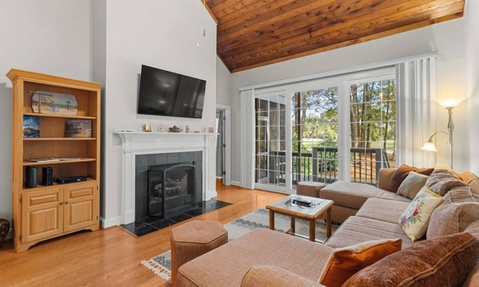 Pawleys Island Villa | Golfers Paradise 3 BR Villa on the 9th Fairway