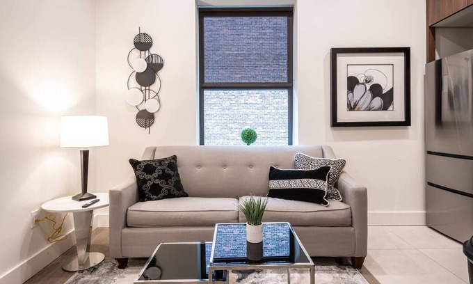 Downtown Newark Hotel | Good Vibes 1BR ! Walk to NJ Penn ! 30 min to NYC