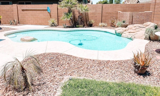 Canyon Trails House | Goodyear Pool Pet Friendly Perfect for Traveling/Club Teams