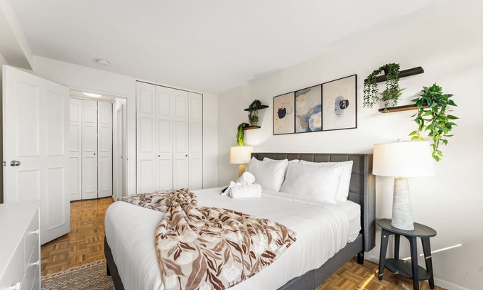 North Brookline Apartment | Gorgeous 2BR Next to BU 6467