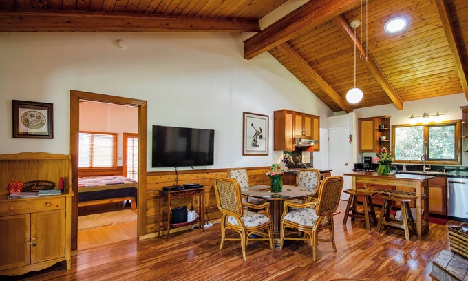 Volcano House | Gorgeous 3b/2b house minutes from Natl Park & Volcano Village. Family friendly!