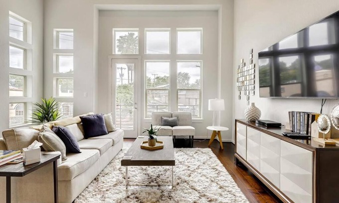 Tobin Hill House | Gorgeous 4 Bed Home on St Mary's - Minutes to Riverwalk/Pearl