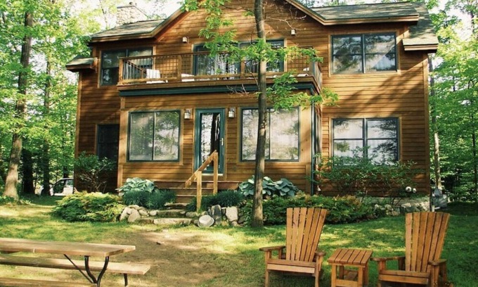 Elk Rapids House | Gorgeous 6 Bedroom Lake House - Newly Renovated