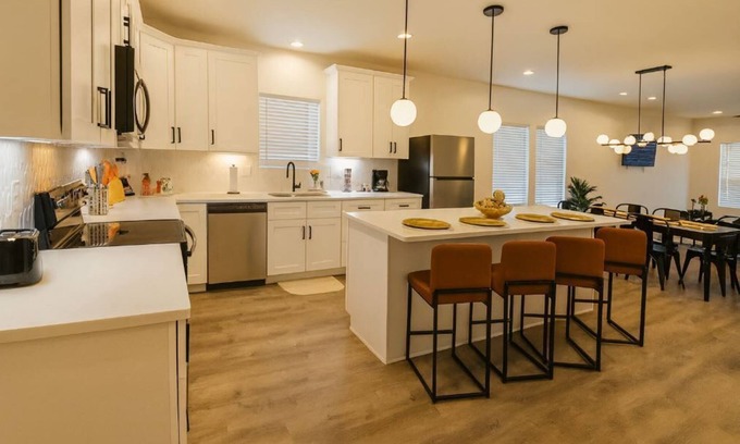 Denver Heights House | Gorgeous Artistic Fully Fenced Home Near Downtown