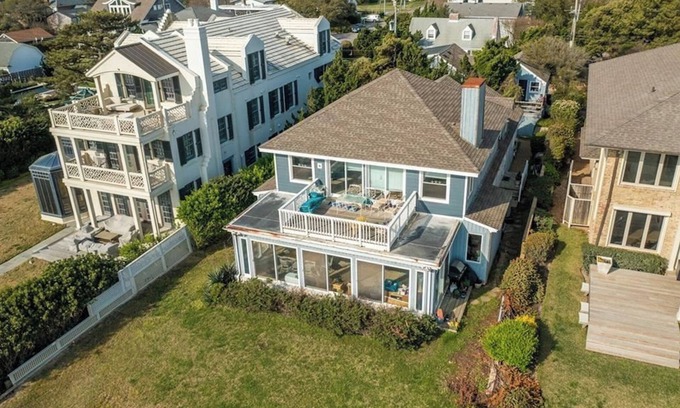 Northeast Virginia Beach House | Gorgeous Beachfront Home