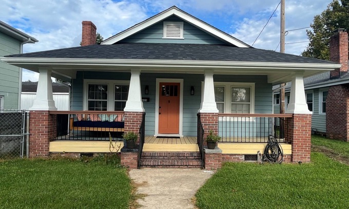 Wilmington House | Gorgeous Bungalow, near Cargo District & Downtown