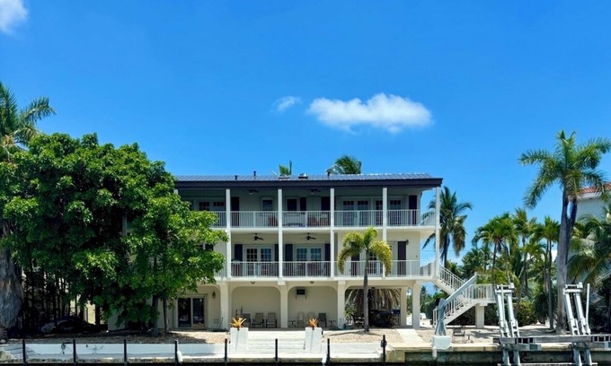 Islamorada House | Gorgeous Canalfront, Ocean View 3 Bedroom 3.5 Bath Home- Water Enthusiasts Dream