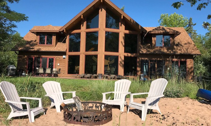 Washburn House | Gorgeous Chalet on Lake Superior - Snowmobile/ATV Trails 100 yds from the Door!