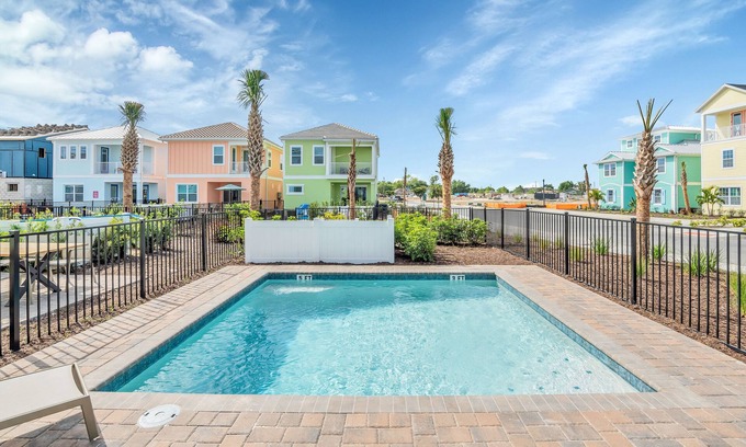 West Kissimmee Cottage | Gorgeous Cottage w/Private Pool + Balcony, Near Disney!