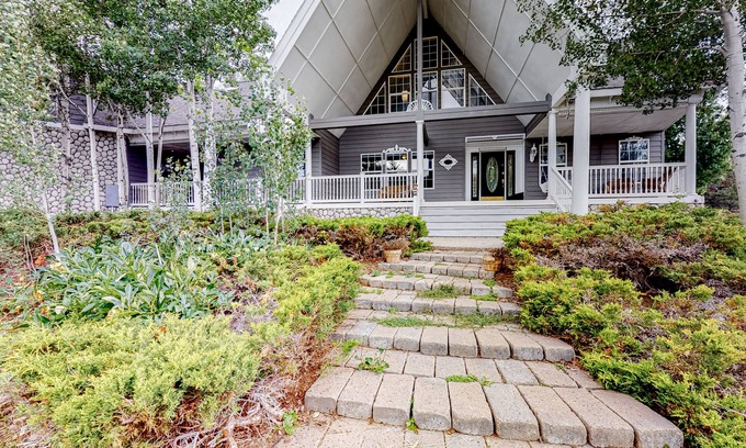 Pagosa Springs House | Gorgeous getaway with hot tub, deck, grill, firepit, pool table & multi-arcade