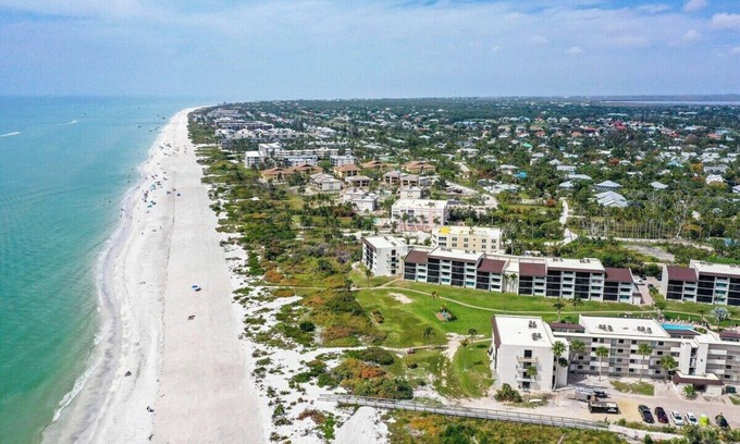 Sanibel Condo | Gorgeous Gulf views await you from this Sanibel Island condo - Loggerhead Cay #183