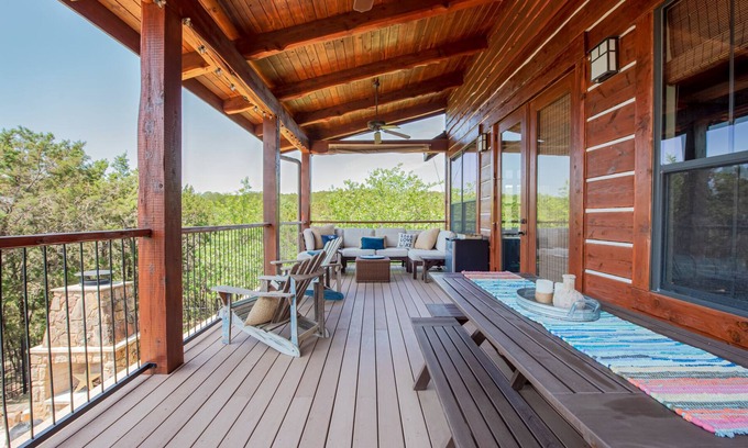 Jonestown House | Gorgeous Hill Country Home with Amazing Lake Travis Views