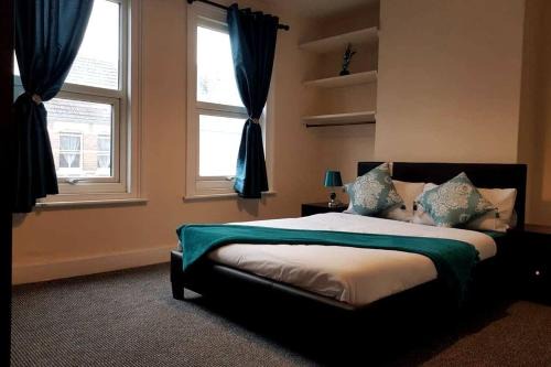 Reading House | Gorgeous Home 4 Bedrooms W Parking