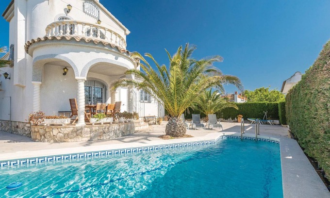 Les Tres Cales House | Gorgeous home in L'Ametlla de Mar