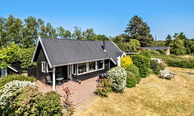 Hoeve Strand House | Gorgeous home in Asnæs with WiFi