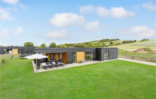 Hjarbæk House | Gorgeous Home In Løgstrup With Kitchen