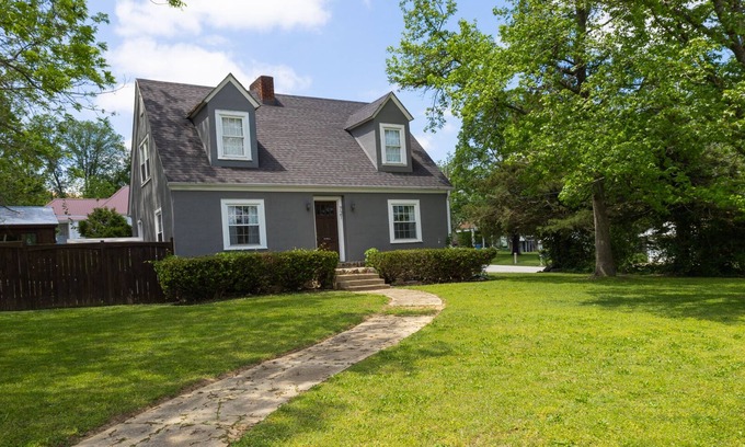 Cabool House | Gorgeous home outdoor covered bar & minutes from floats, cliffs, tubing