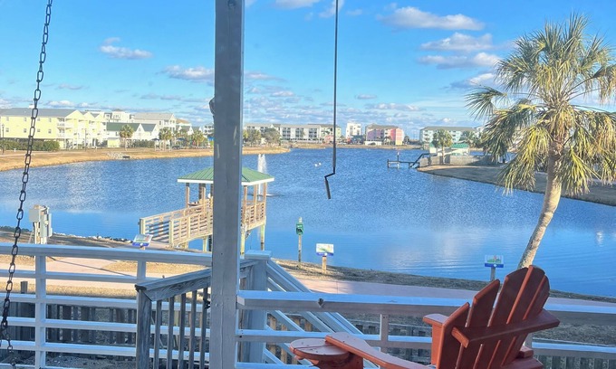 North Carolina Coast House | Gorgeous Lake Views. Walk to the beach, boardwalk, Farmers Market & more!