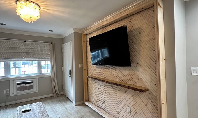 Brownsville Apartment | Gorgeous newly renovated 2 bedroom pad. From Brooklyn with love.