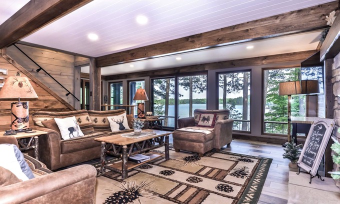 St Germain House | Gorgeous Private Home with a Million Dollar View!