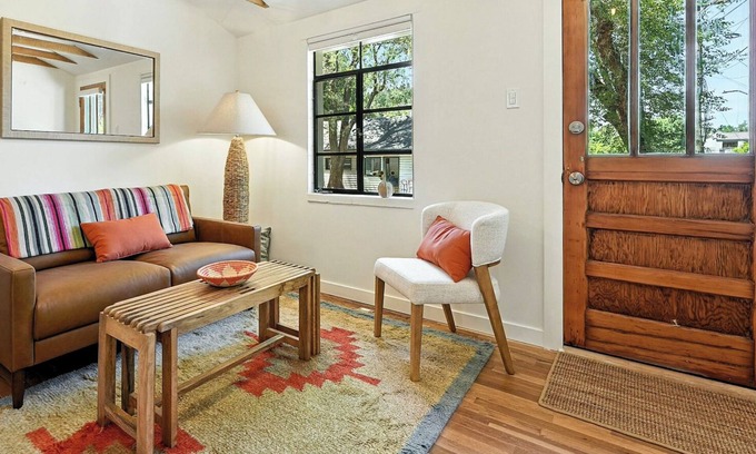 Lower Arapahoe Apartment | Gorgeous Refurbished Vintage Apt in the Heart of Boulder