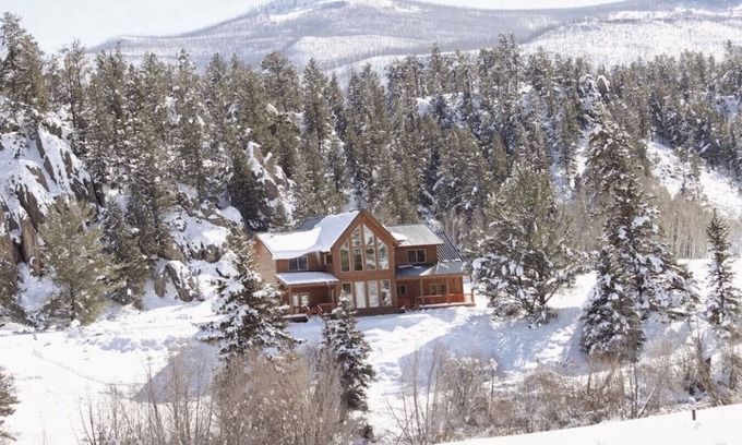 South Fork House | Gorgeous riverfront, 4-BR (2-master suite) home!