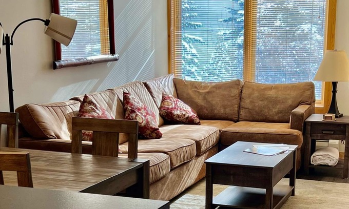 Copper Mountain Village Condo | Gorgeous Slopeside Condo in the Heart of Center Village
