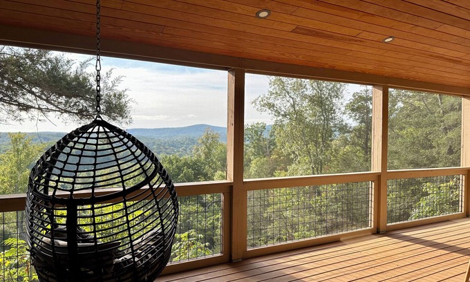Shipman Cottage | Gorgeous Tiny Home on Cliff's Edge - 4WD/AWD Access Only
