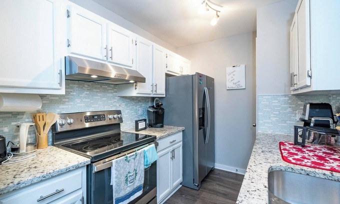 Durham House | Gorgeous & Tranquil Townhome for your next Solo, Couple, or Family adventure.