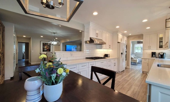 West Floral Park House | Gorgeous Villa 10 Mins to Disney